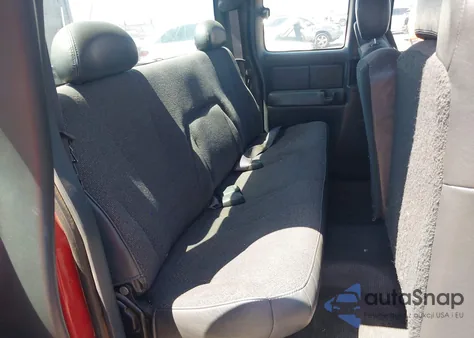 2001 Chevrolet Silverado 1500 из США, поврежденный, VIN 2GCEC19W011366217